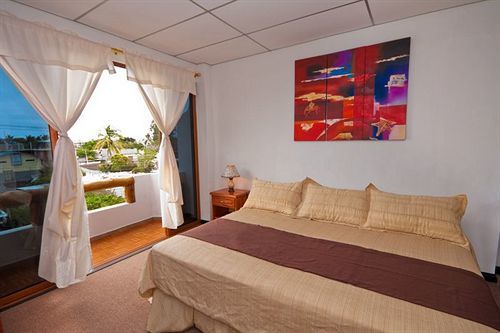 Galapagos Islands Hotel プエルトアヨラ エクステリア 写真